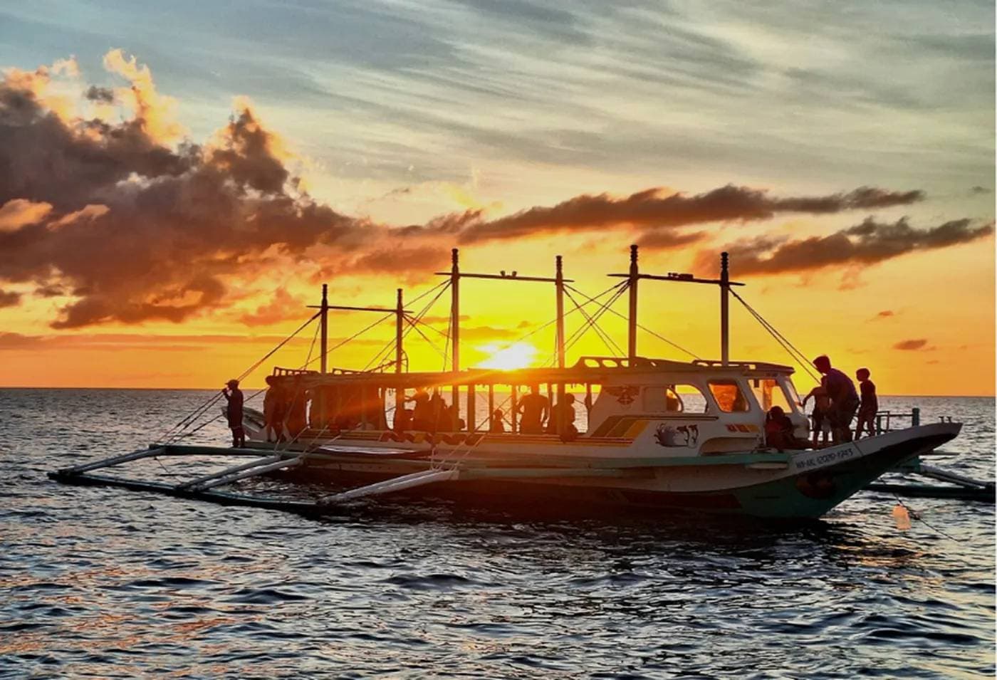 Boracay'da Gün Batımı Tekne Turu