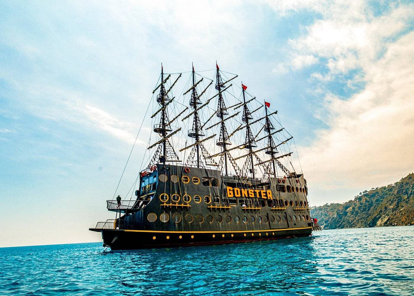 Kemer: Gonster Deluxe Piratenkreuzfahrt – Mittagessen & Softdrinks nach Belieben
