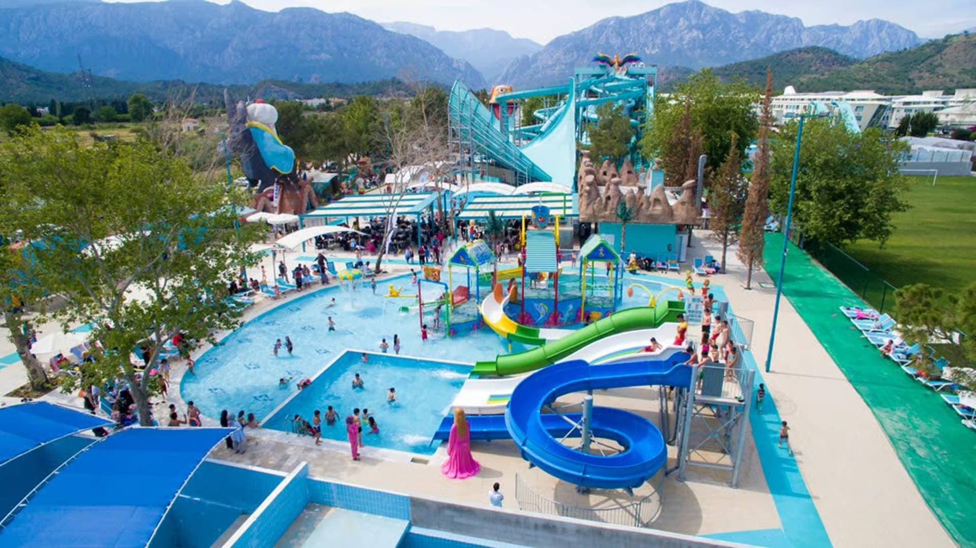 Kemer'deki "Dolusu" Su Parkı
