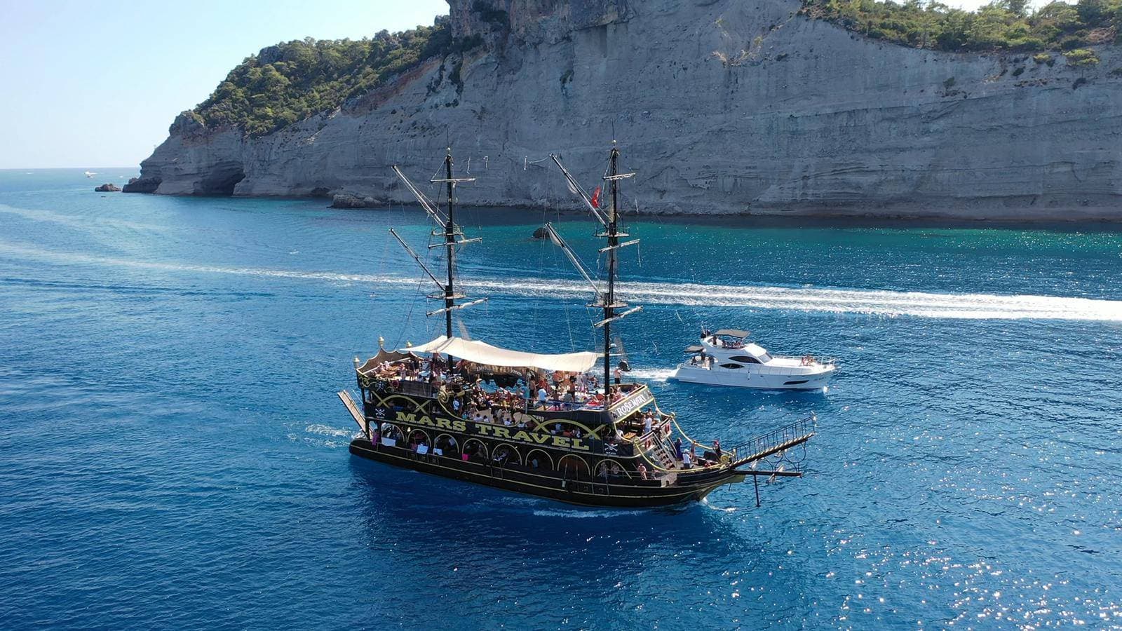 Kemer’de Rosemary Boat ile Korsan Tekne Turu